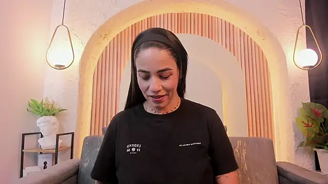 violet scott  online show from March 5, 10:12 am