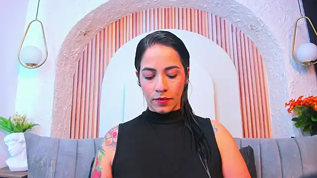 violet scott  online show from June 1, 10:26 am
