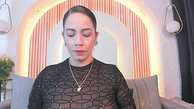 Snapshot of violet_scott_ chatting on June 27, 10:54 am violet scott online show from June 27, 10:54 am