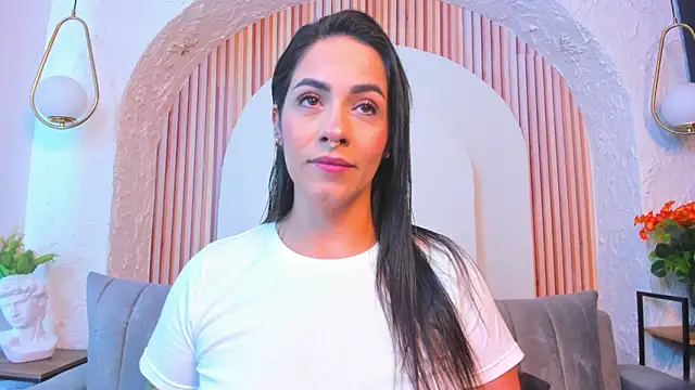 violet scott  online show from May 27, 10:33 am