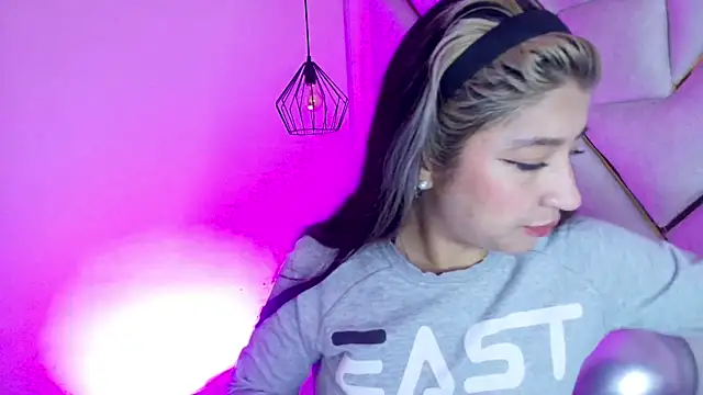 Dahiana Dmour  online show from February 5, 12:23 pm