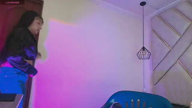 Dahiana Dmour  online show from April 16, 12:28 pm