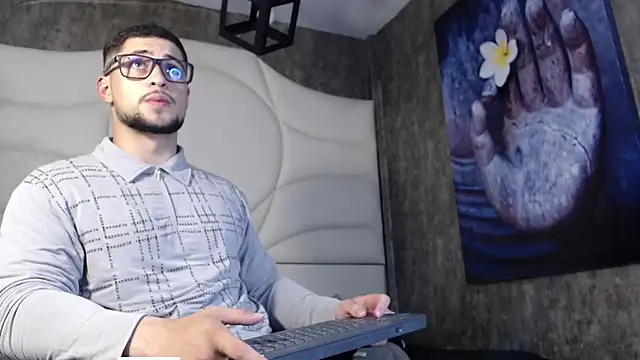 valenssio moretti online show from April 9, 3:41 am