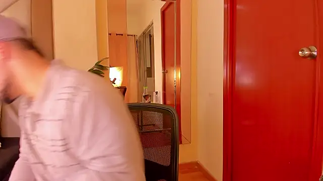 valenssio moretti online show from March 12, 4:07 am