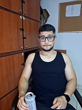 valenssio moretti online show from March 28, 2:23 am