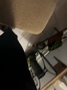 Snapshot of Kylxxx8 chatting on February 13, 1:05 am Kylxxx8 online show from February 13, 1:05 am