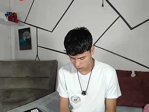 Snapshot of cooper_shiro chatting on July 9, 9:14 pm cooper shiro online show from July 9, 9:14 pm