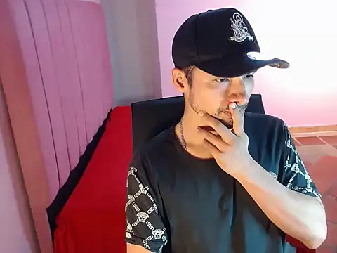 Snapshot of FerminGomez chatting on February 5, 6:48 pm FerminGomez online show from February 5, 6:48 pm