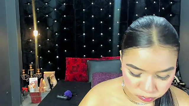 MiaWolton online show from February 24, 7:59 pm