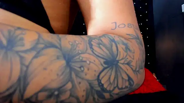 MiaWolton online show from April 17, 7:17 pm