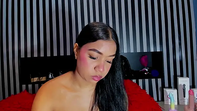 Snapshot of MiaWolton chatting on July 17, 7:22 pm MiaWolton online show from July 17, 7:22 pm