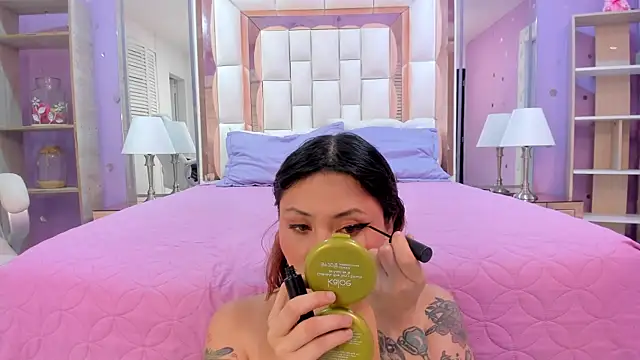 Goldentemptation  online show from June 1, 7:46 pm
