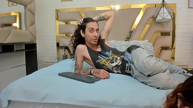 Goldentemptation  online show from April 8, 1:23 pm