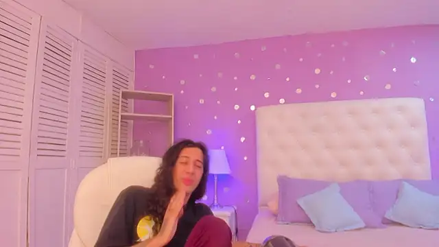 Snapshot of Goldentemptation_ chatting on February 28, 7:46 pm Goldentemptation online show from February 28, 7:46 pm