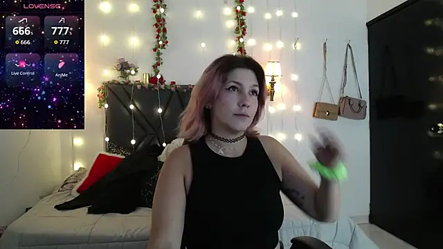 Snapshot of Sharma_Amayra chatting on February 10, 7:35 pm Sharma Amayra online show from February 10, 7:35 pm