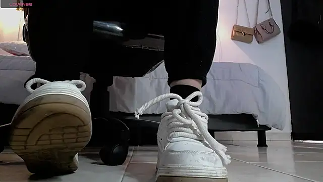 Sharma Amayra online show from March 27, 7:04 pm