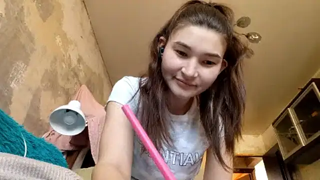 Snapshot of JessieLegend chatting on February 5, 7:04 am JessieLegend online show from February 5, 7:04 am