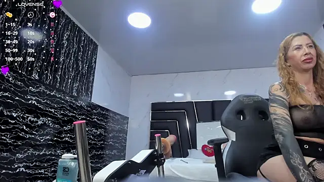 Ladyy Scarlett online show from May 14, 2:41 am