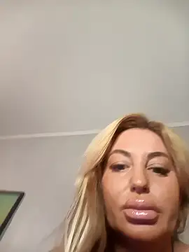 MiaMooly online show from October 24, 3:11 pm