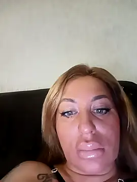 MiaMooly online show from January 10, 4:57 pm