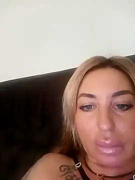 MiaMooly online show from November 3, 12:42 pm