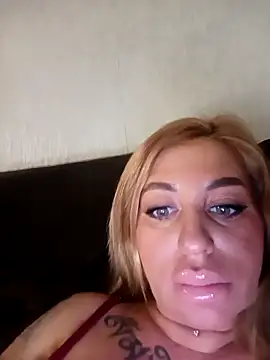 MiaMooly online show from March 23, 4:40 pm