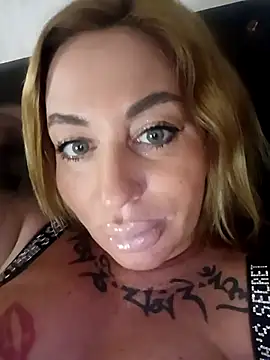 MiaMooly online show from April 9, 5:41 pm