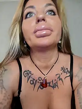 MiaMooly online show from October 30, 3:42 pm