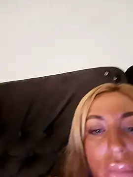 MiaMooly online show from September 9, 2:04 pm