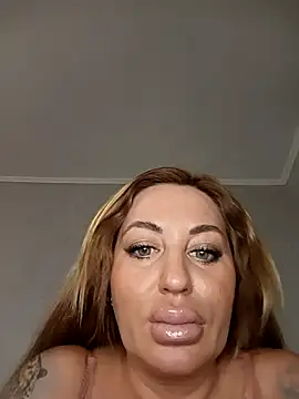 MiaMooly online show from January 17, 3:59 pm