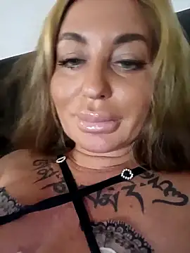 MiaMooly online show from September 12, 4:51 pm