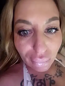 MiaMooly online show from February 24, 6:42 pm