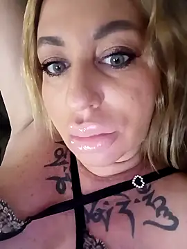 MiaMooly online show from March 25, 5:34 pm