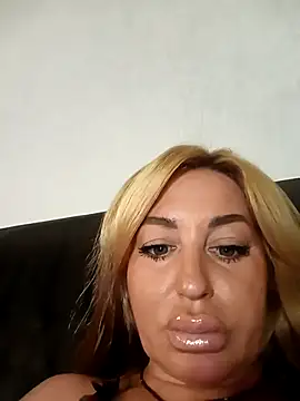 MiaMooly online show from September 27, 3:40 pm