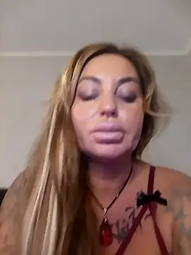 MiaMooly online show from October 27, 5:25 pm