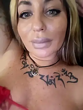 MiaMooly online show from November 13, 4:33 pm