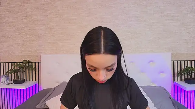 Elizabeth Ferrer online show from February 25, 11:54 am