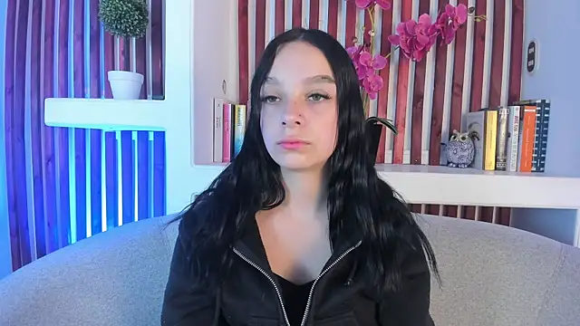 Elizabeth Ferrer online show from April 9, 12:33 pm