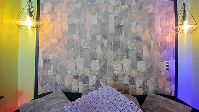 Elizabeth Ferrer online show from February 6, 7:54 pm