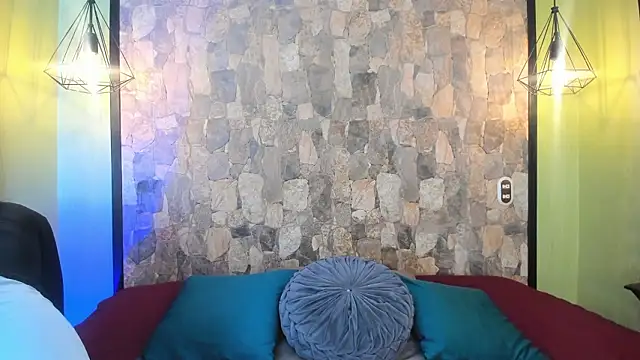 Elizabeth Ferrer online show from February 17, 8:17 pm