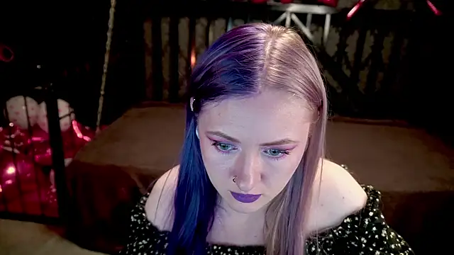 Snapshot of DramaQuenns chatting on February 17, 6:54 am DramaQuenns online show from February 17, 6:54 am