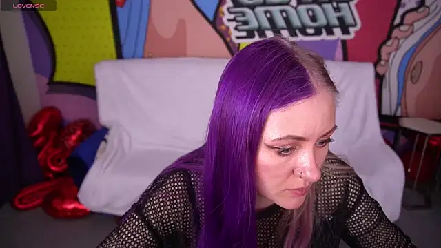 Snapshot of DramaQuenns chatting on February 18, 6:44 am DramaQuenns online show from February 18, 6:44 am