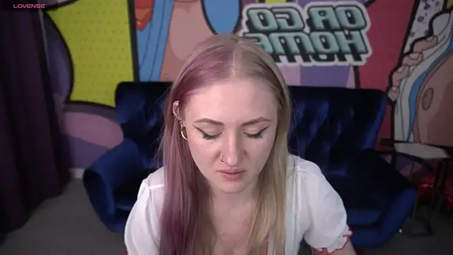 DramaQuenns online show from April 12, 5:54 am