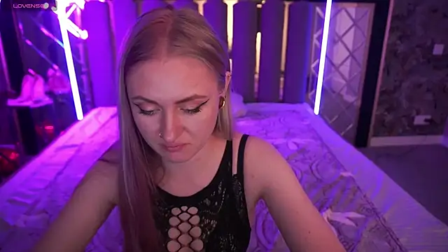 DramaQuenns online show from April 10, 5:47 am