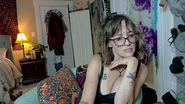 BrookiesLife online show from June 16, 4:51 pm