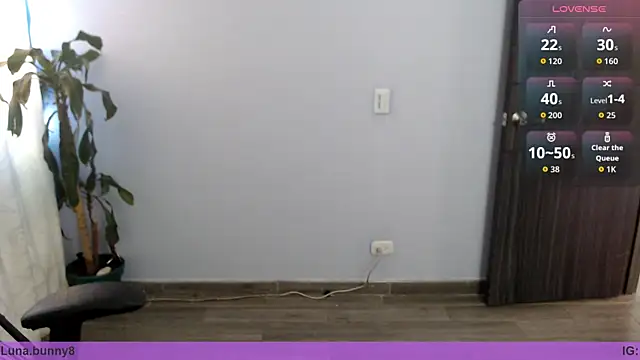 missfungi8 online show from February 6, 7:21 pm