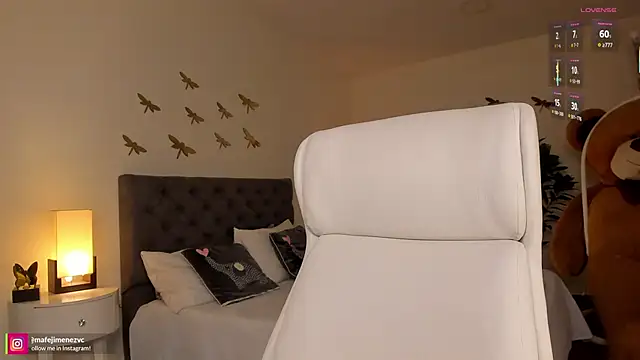 missvancouver online show from March 14, 11:49 am