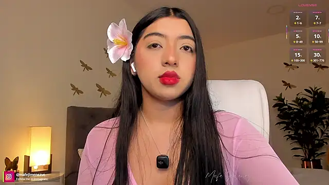 missvancouver online show from March 13, 12:54 pm