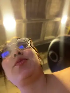 Arya    online show from April 16, 9:50 pm