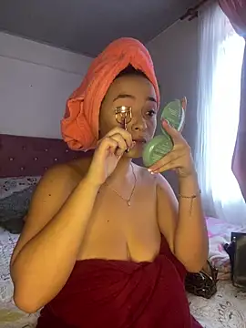 JulietaRiios online show from March 30, 9:05 pm